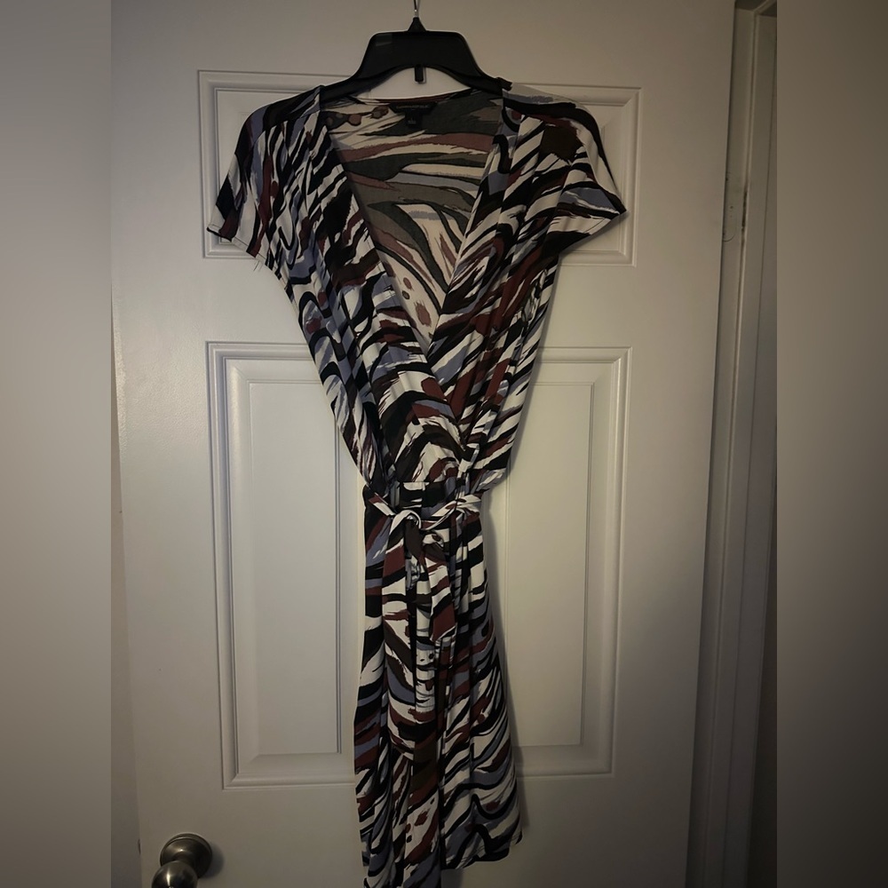 Banana Republic short sleeve faux wrap dress with belt size L